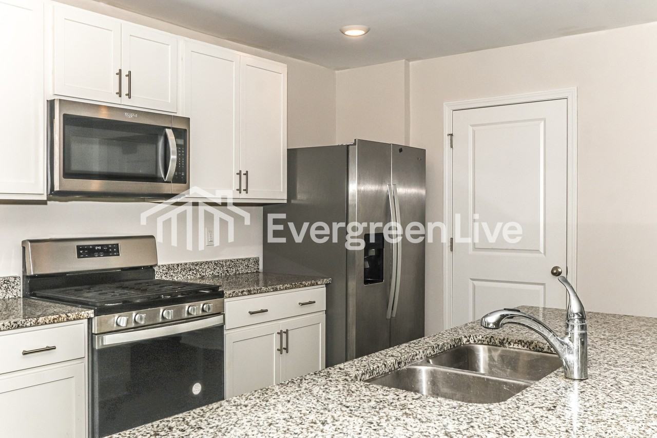 1177 Ridgeford Dr - Photo 4 of 16