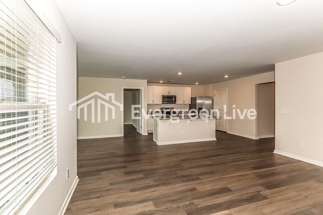 1177 Ridgeford Dr - Photo 5 of 16
