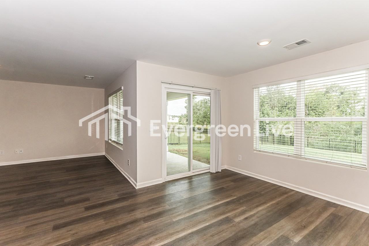 1177 Ridgeford Dr - Photo 7 of 16