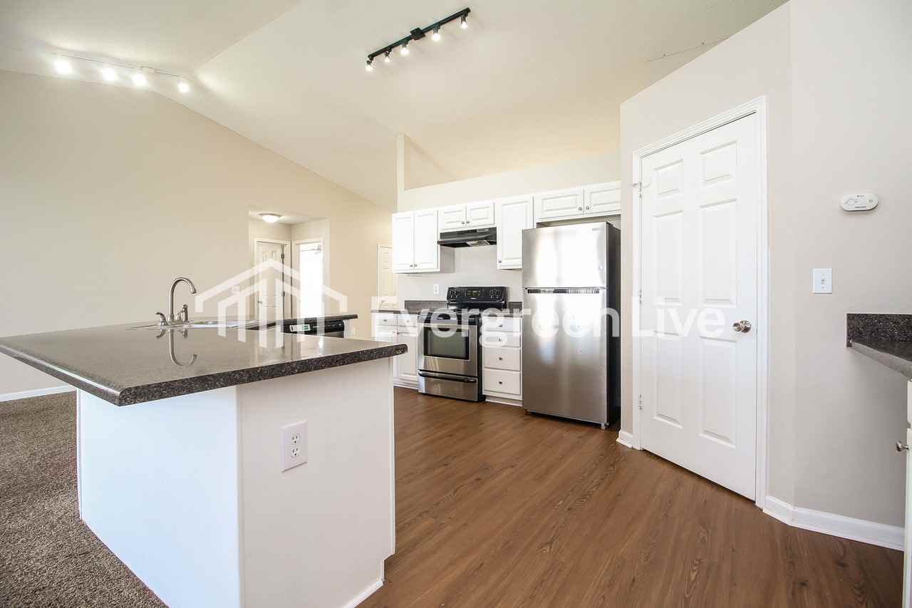 481 Candleglow Dr - Photo 4 of 15