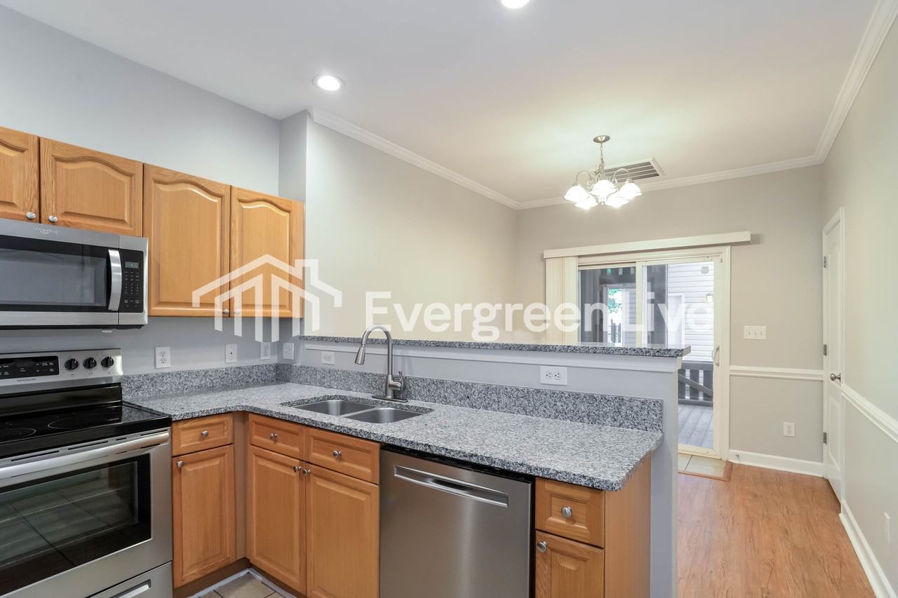 12515 Walden Lea Dr - Photo 3 of 10