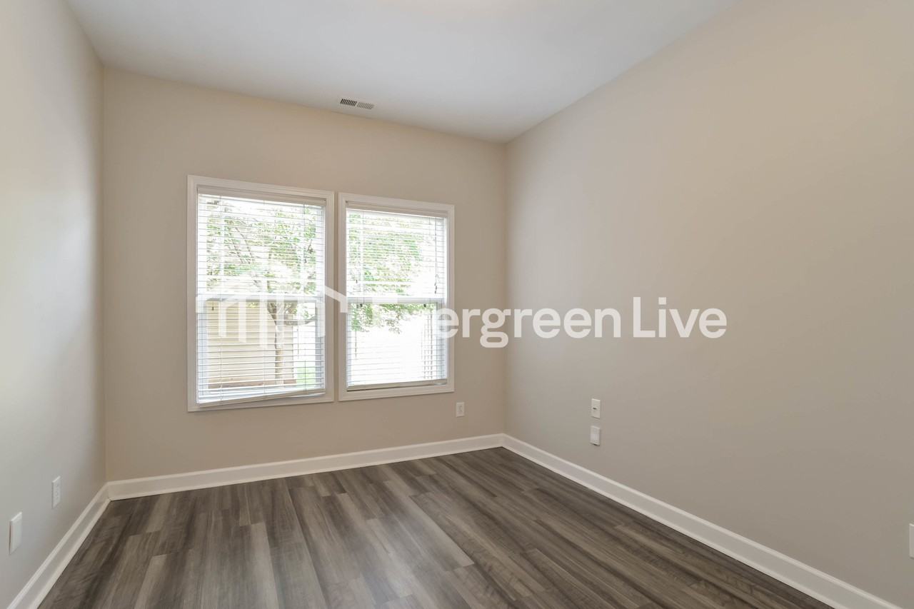 12515 Walden Lea Dr - Photo 4 of 10