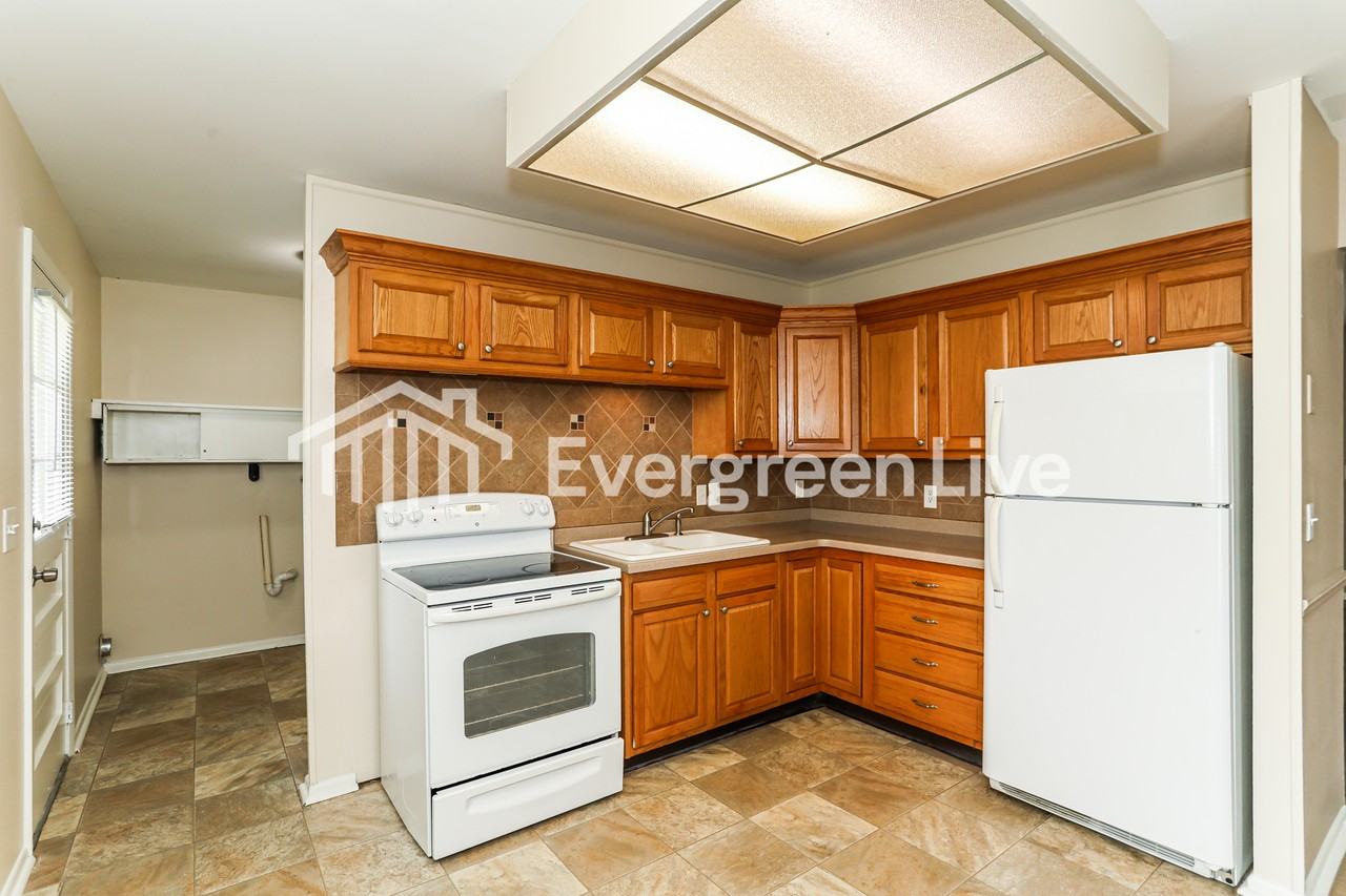 10966 Maplehill Dr - Photo 6 of 15