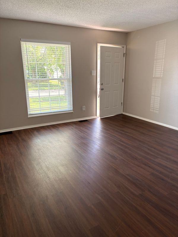 4076 Fox Island Dr - Photo 4 of 25