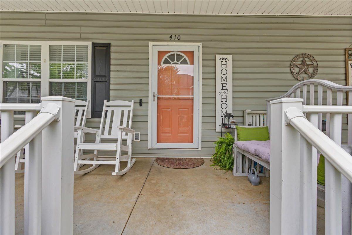 410 Ashbury Cir - Photo 2 of 25