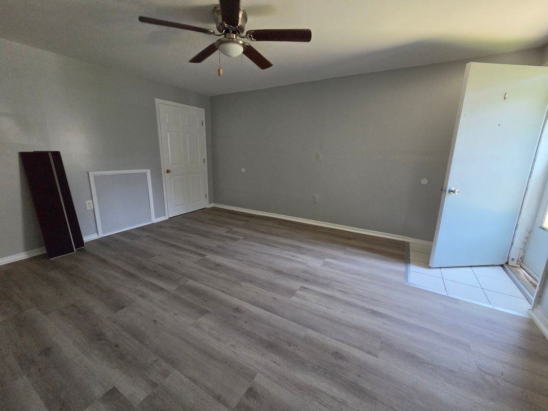 532 Foster St - Photo 4 of 12