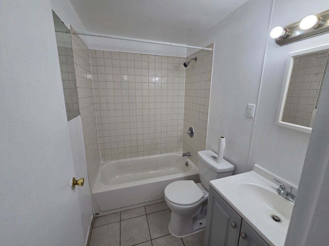 532 Foster St - Photo 6 of 12