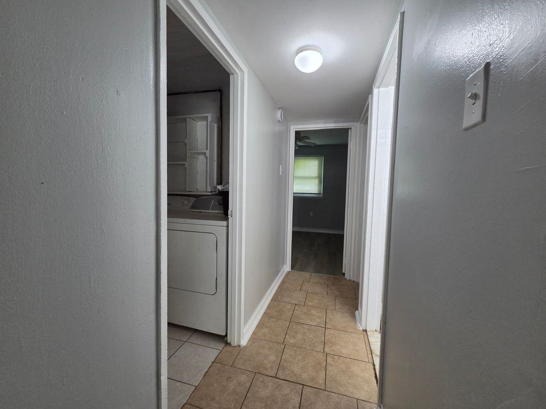 532 Foster St - Photo 7 of 12