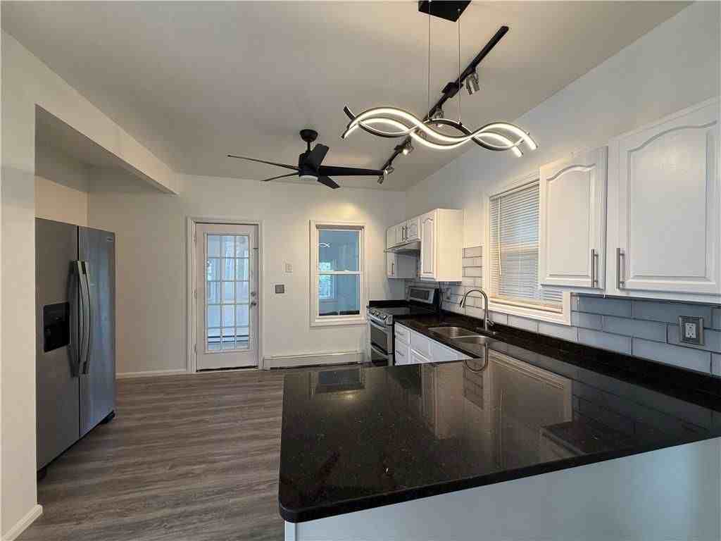 38 Marion Ave - Photo 3 of 26