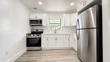 featured image of 528 E Lakewood Rd ##B