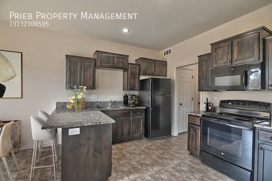 1312 Budd Cir - Photo 7 of 18