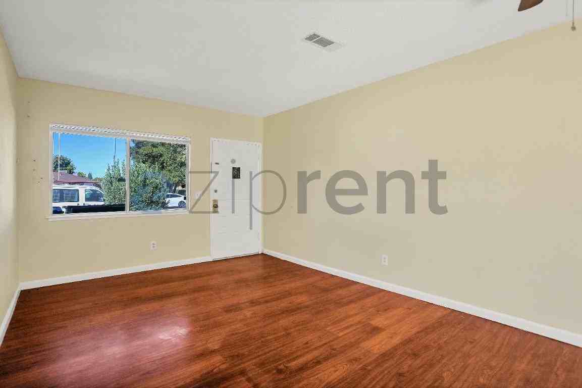 8924 San Pasqual Way - Photo 5 of 25