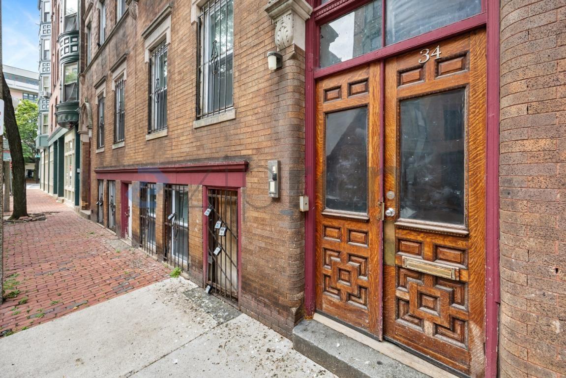34 Cunard St #3 - Photo 2 of 20