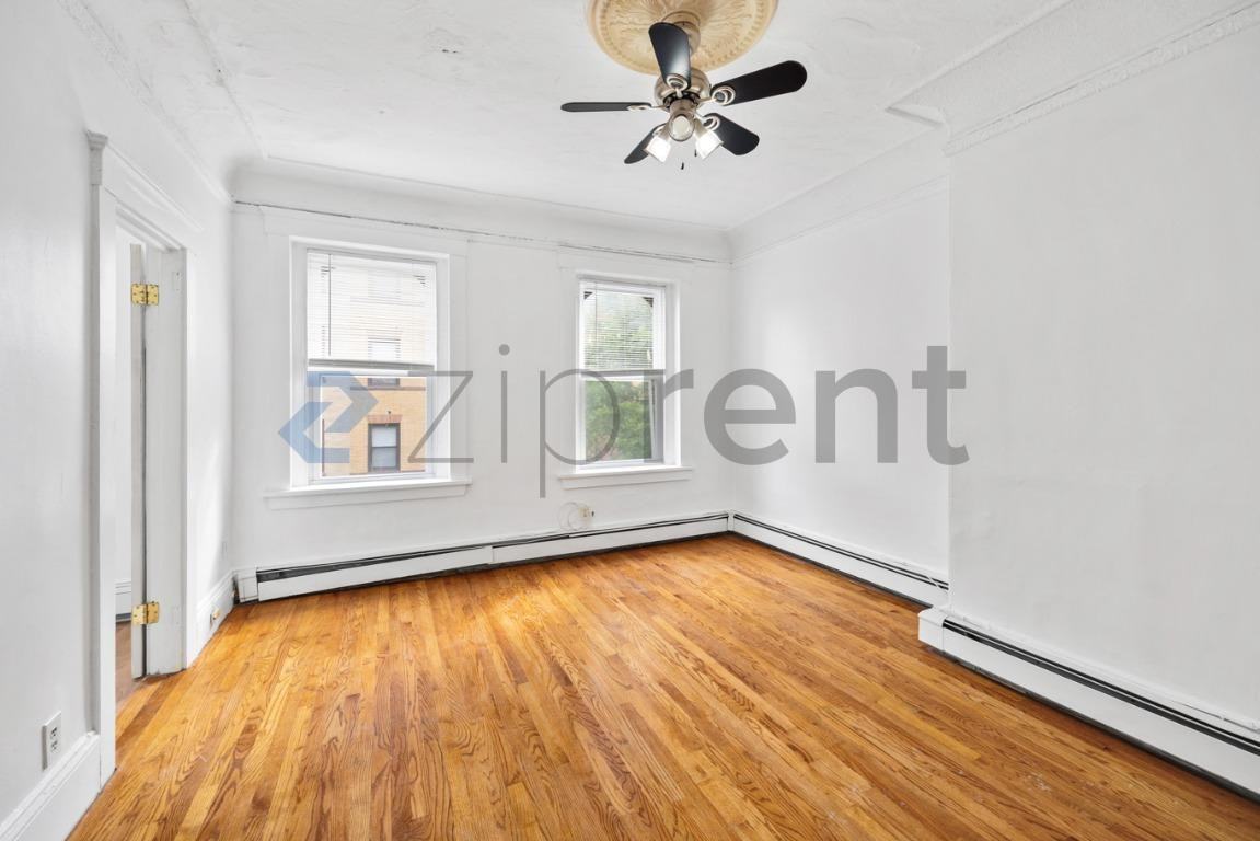 34 Cunard St #3 - Photo 5 of 20