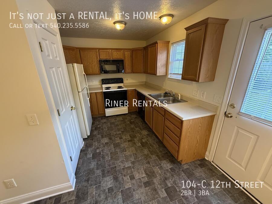 104 12th St Unit C - Photo 4 of 10