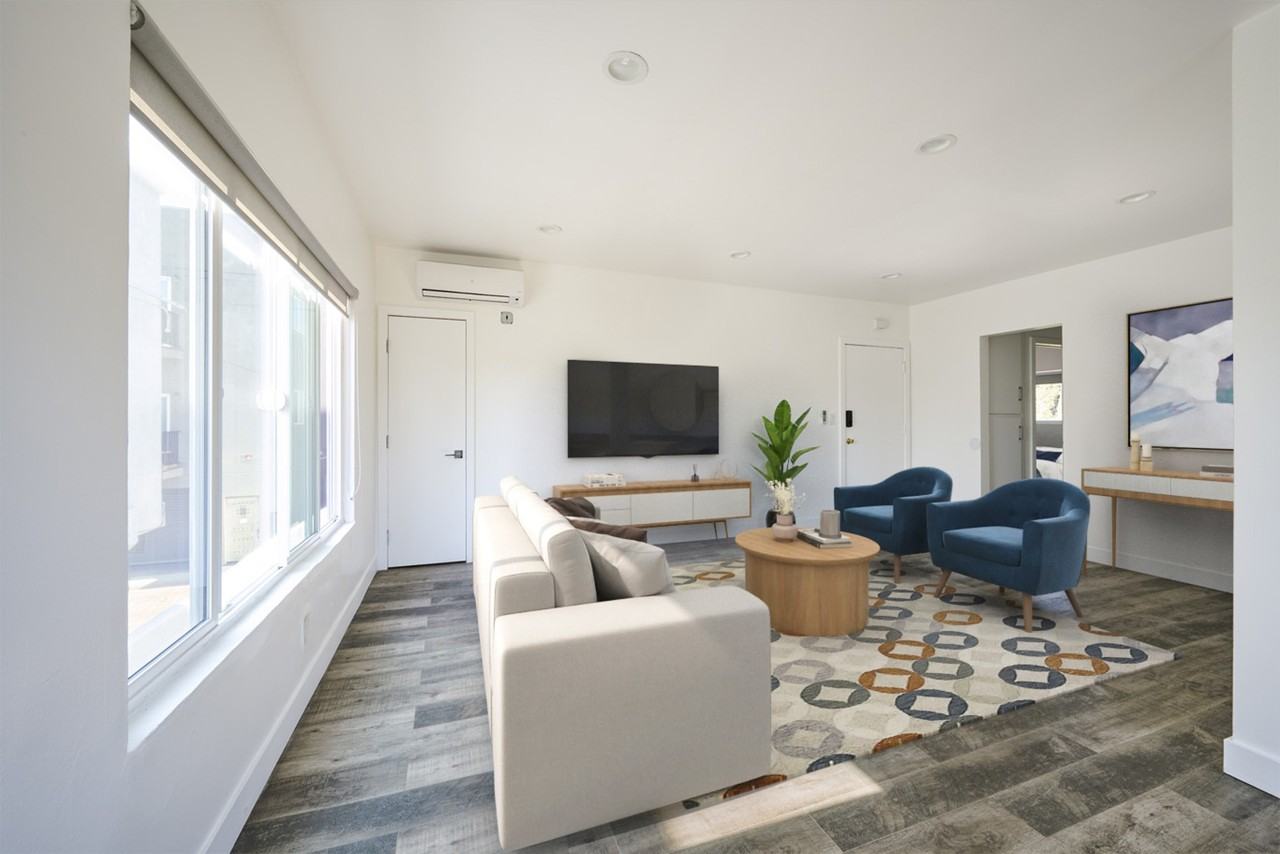 1333 W 36th Pl #6 - Photo 5 of 17