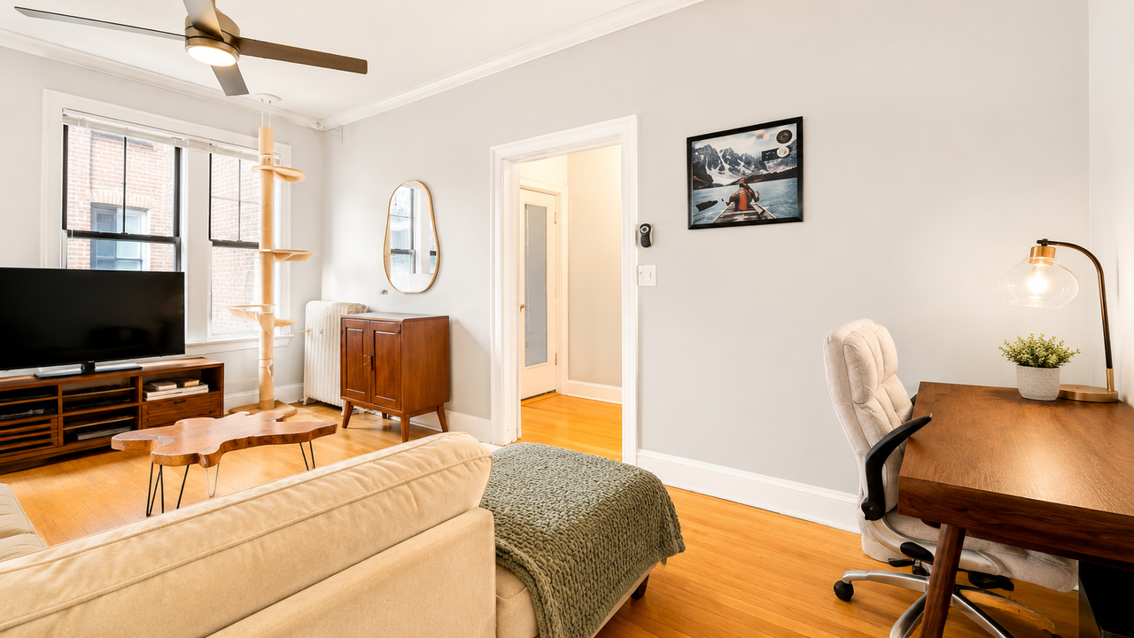 3610 N Claremont Ave #M3 - Photo 2 of 7