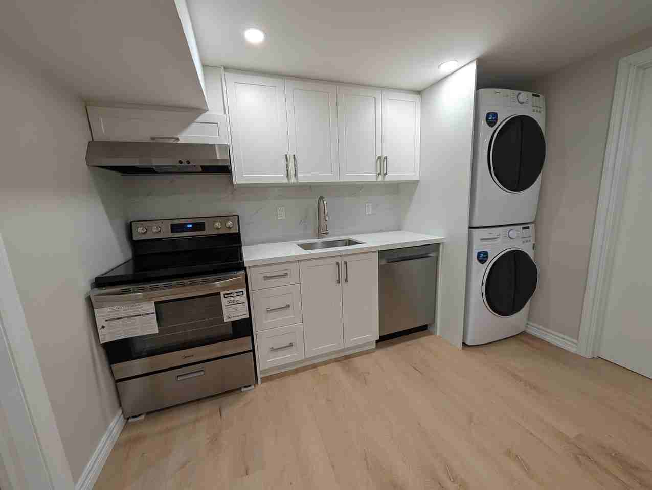 7 Queen Mary Rd - Photo 3 of 10