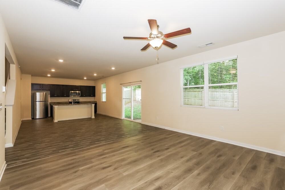 203 Hamilton Pointe Dr - Photo 5 of 17