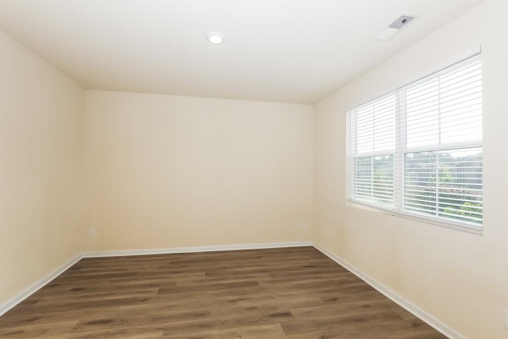 203 Hamilton Pointe Dr - Photo 6 of 17
