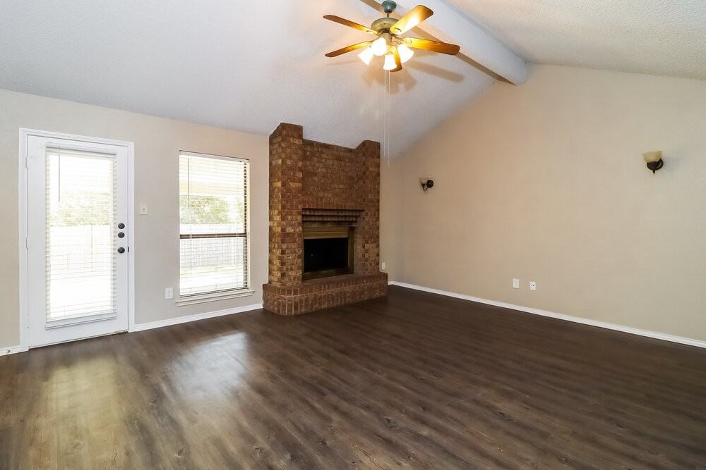 721 Owens Dr - Photo 4 of 16