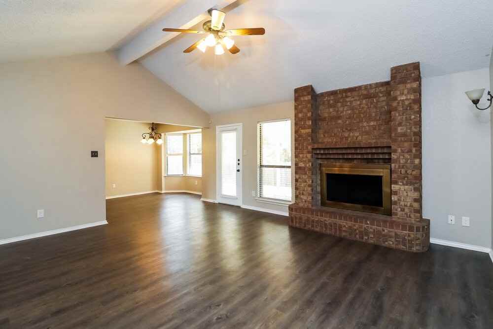 721 Owens Dr - Photo 5 of 16