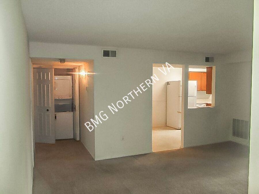 7715 Inversham Dr #110 - Photo 3 of 6