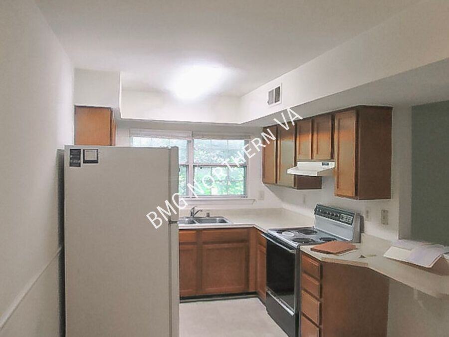 7715 Inversham Dr #110 - Photo 4 of 6