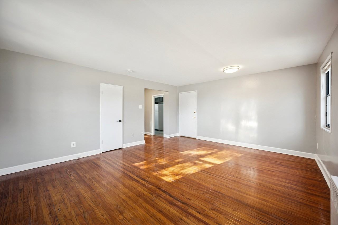 121 Forest Ave #2A - Photo 2 of 7