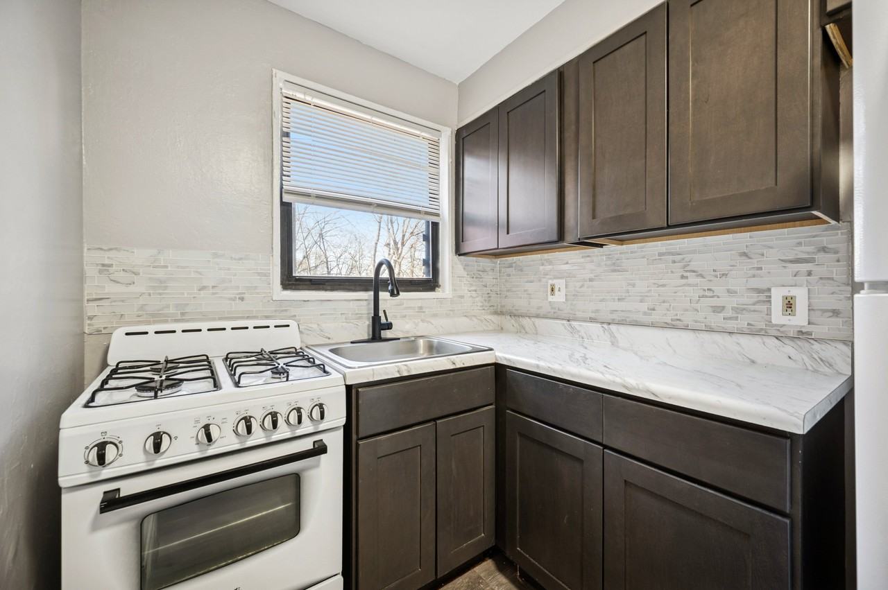 121 Forest Ave #2A - Photo 4 of 7