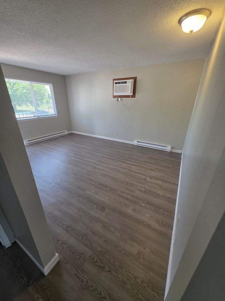 812 N 10th St #7 - Photo 2 of 5