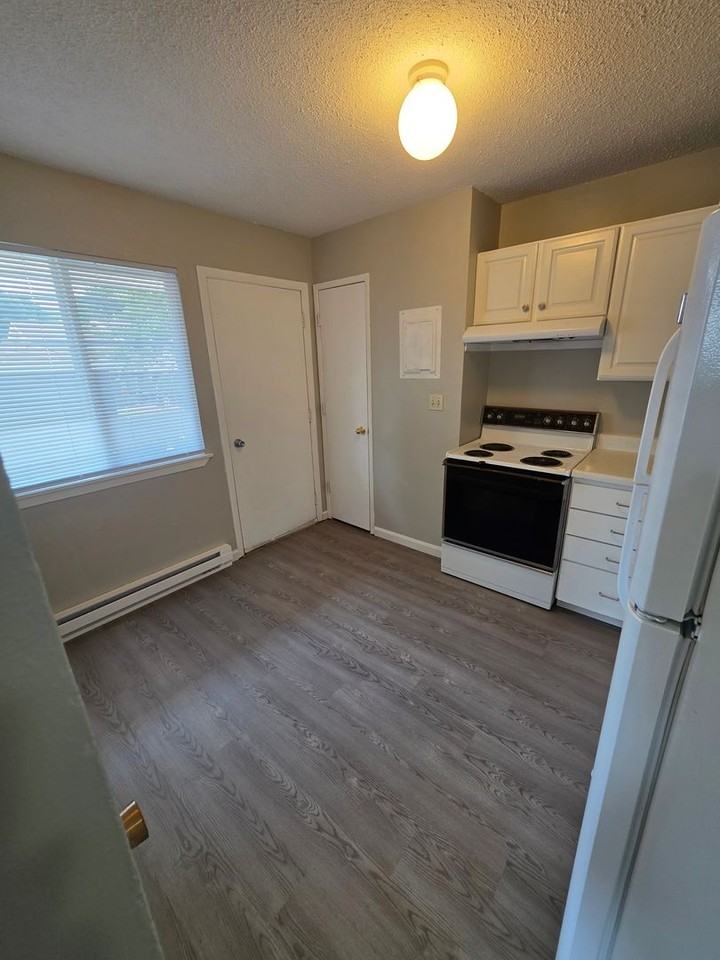812 N 10th St #7 - Photo 3 of 5