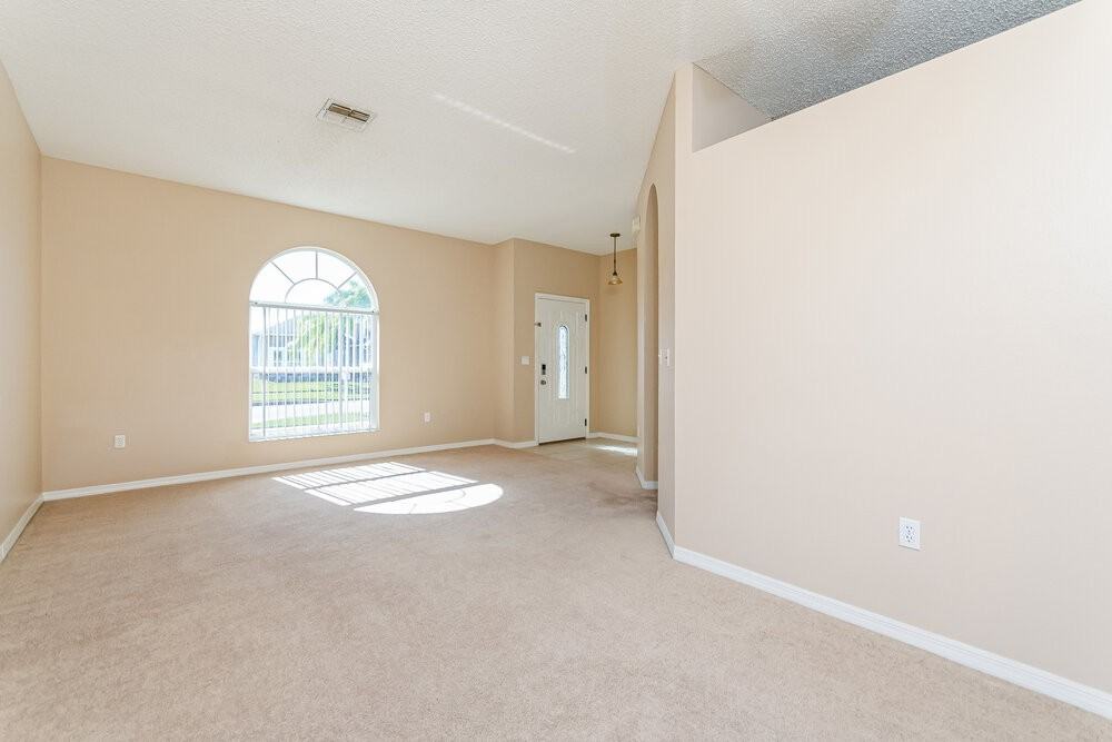 8609 Cavendish Dr - Photo 3 of 16