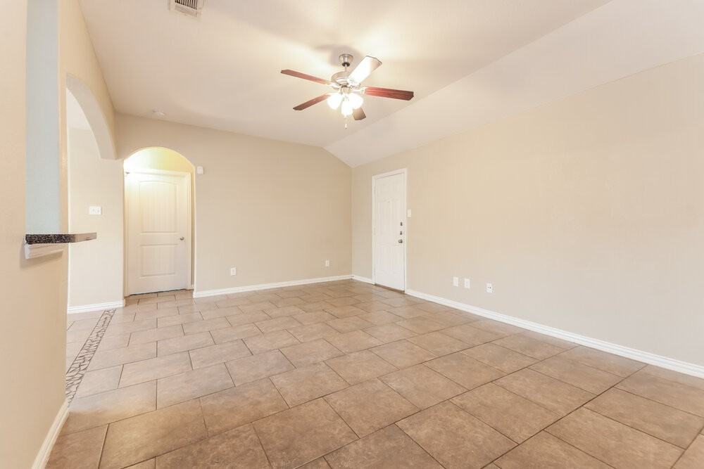 7645 Hollow Point Dr - Photo 4 of 16