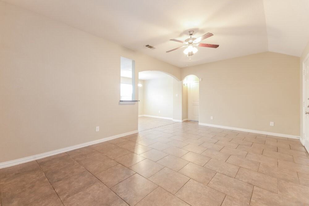 7645 Hollow Point Dr - Photo 5 of 16