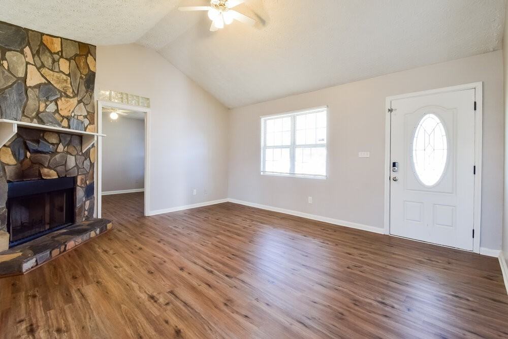 5215 Austin Pl - Photo 4 of 17