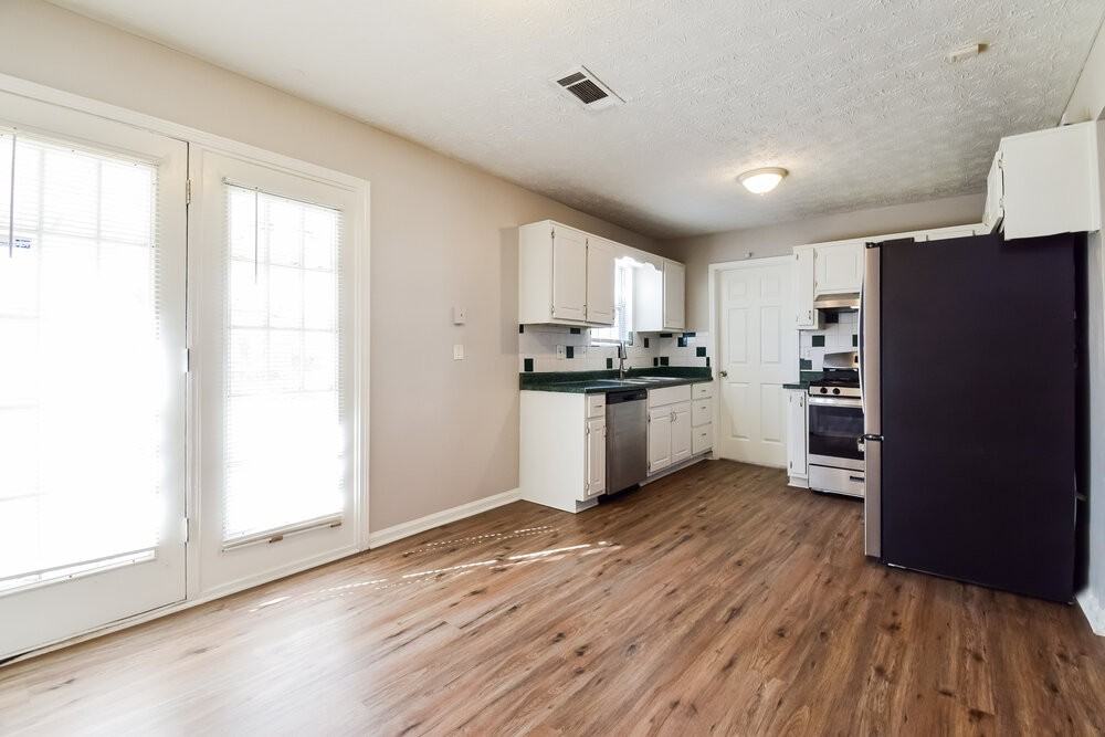 5215 Austin Pl - Photo 7 of 17