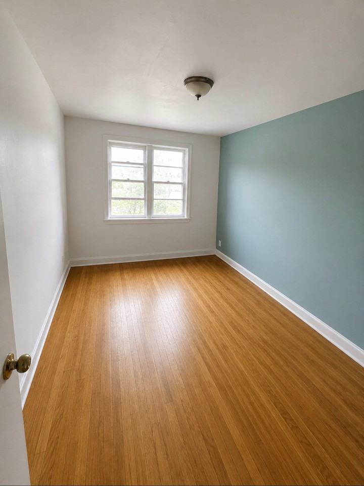 890 Avenue Saint Charles #5 — photo 2
