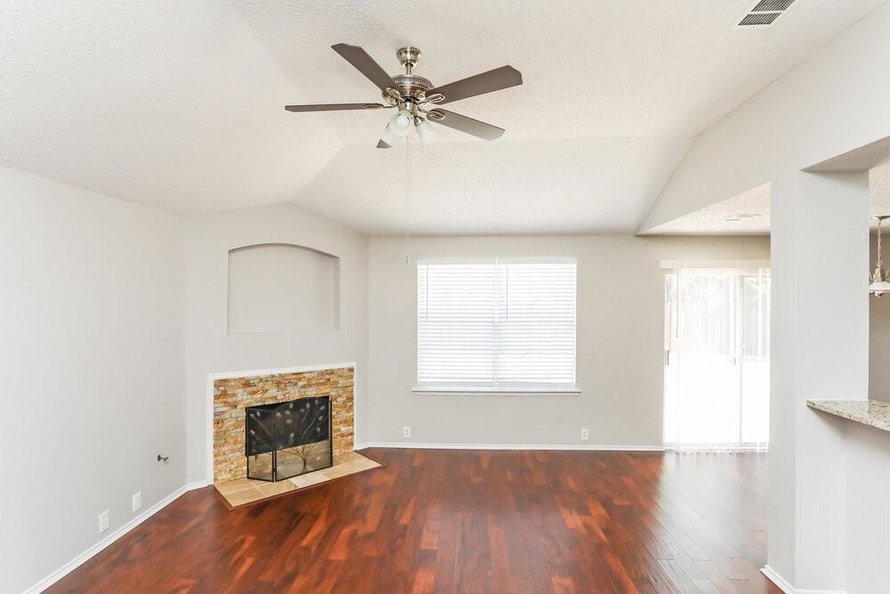 230 Westminster Dr - Photo 3 of 16
