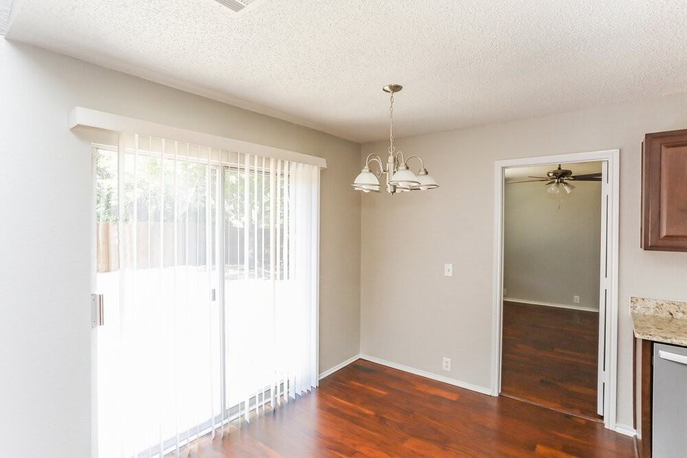 230 Westminster Dr - Photo 4 of 16