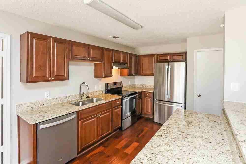 230 Westminster Dr - Photo 5 of 16