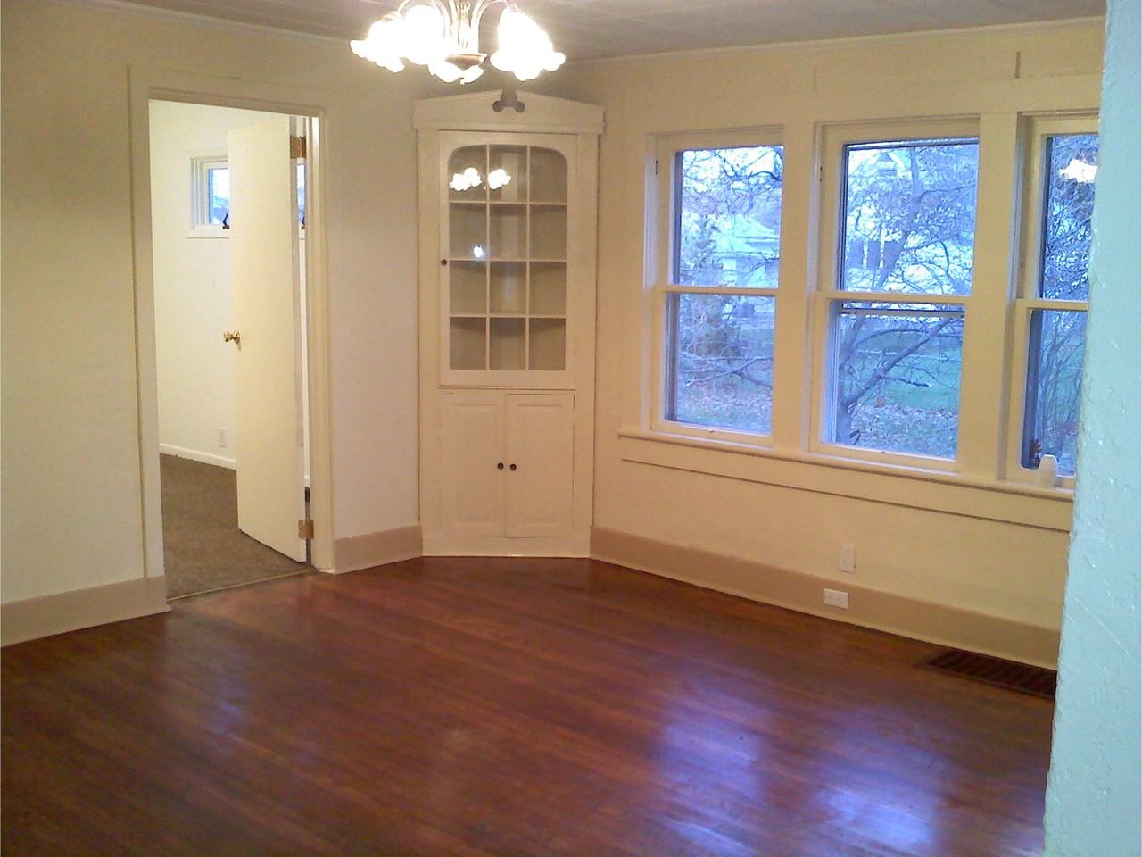 710 W Robb Ave - Photo 4 of 14