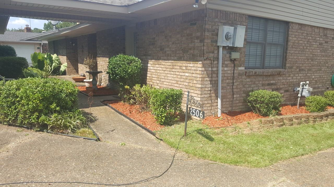 2506 Sheffield Dr - Photo 2 of 16