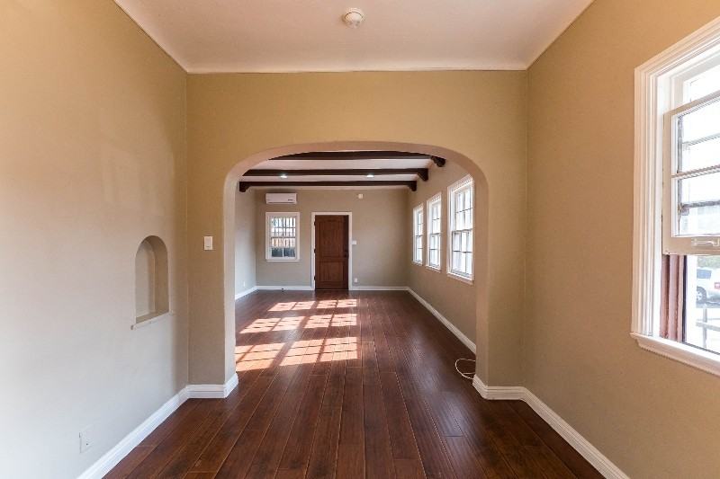 1140 Arapahoe St - Photo 2 of 15