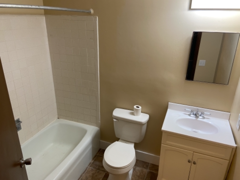 298 Robert Dr #4 - Photo 5 of 11