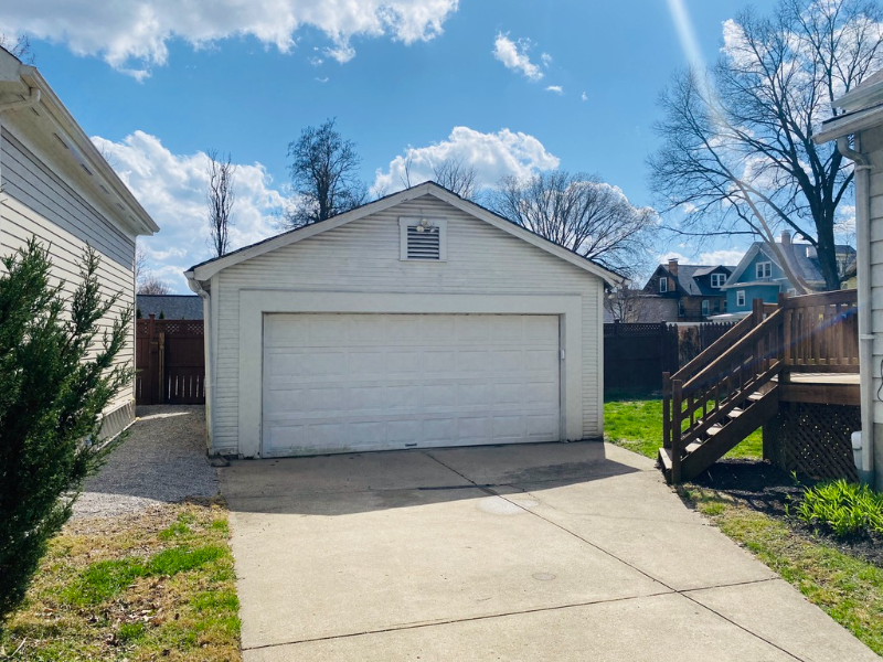 2715 Griffiths Ave - Photo 2 of 30