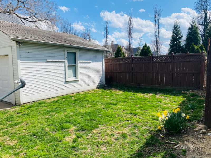2715 Griffiths Ave - Photo 3 of 30