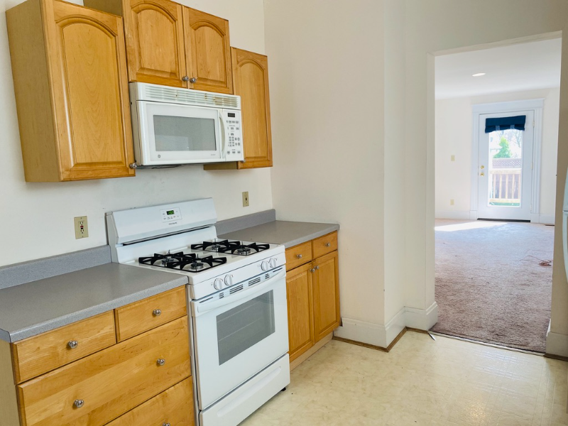 2715 Griffiths Ave - Photo 6 of 30