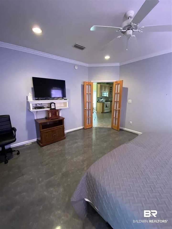 106 Riveroaks Dr - Photo 2 of 20