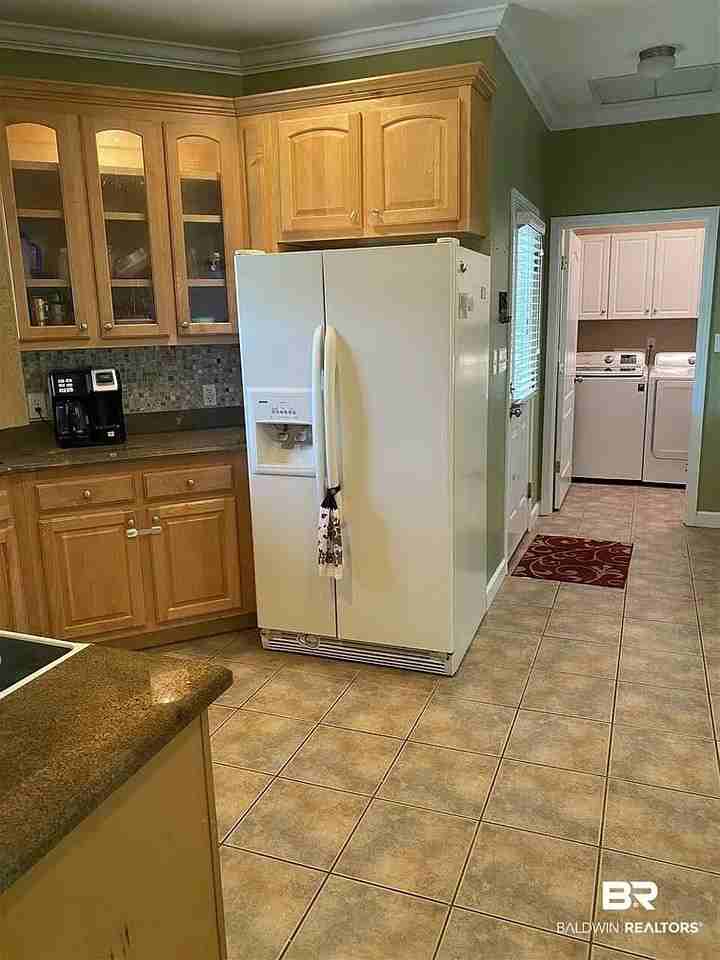 106 Riveroaks Dr - Photo 4 of 20